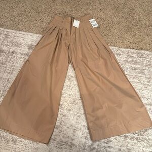 Extra Wide Leg Pants
Never worn 
Size S